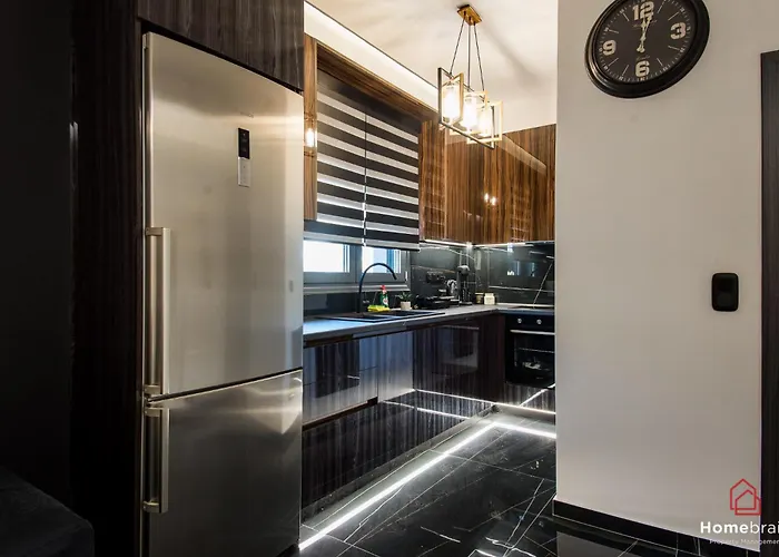 Edward Luxury Suite By Homebrain