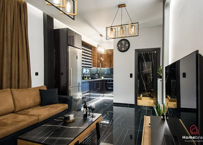 Edward Luxury Suite By Homebrain